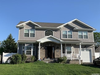 11 Lillian Ln, Plainview, NY 11803