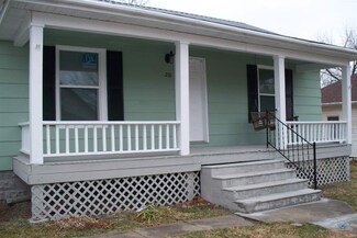 216 Phelps St, Windsor, MO 65360