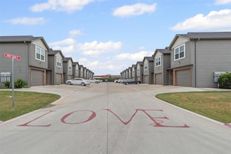 105 Abbey Park Ct, Granbury, TX 76049