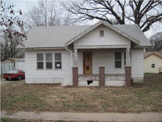 517 N Linden St, Belle Plaine, KS 67013