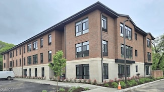 135 Fairfield Rd, Fairfield, NJ 07004