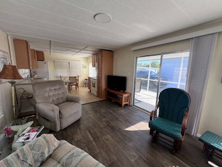 174 Siesta Ln, Fort Myers, FL 33905