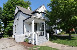 210 S 3rd St, St. Charles, IL 60174
