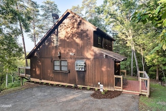 2304 Summer Ln, Sevierville, TN 37876