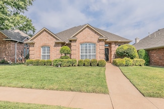3205 Lake Oak Dr, Arlington, TX 76017