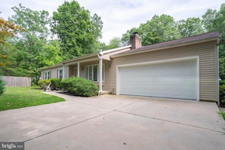 135 Memorial Ln, Mount Laurel, NJ 08054