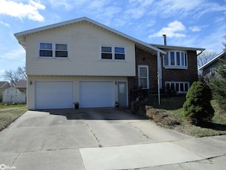 2505 Sunset Dr, Iowa Falls, IA 50126
