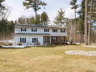 76 Hiawatha Dr, Guilderland, NY 12084