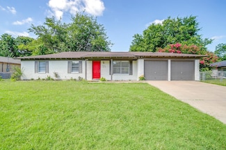 128 SE Robert St, Burleson, TX 76028