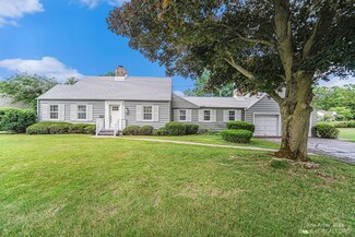 711 Outer Dr, Tecumseh, MI 49286