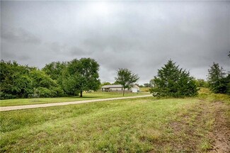9936 W 319th St, Louisburg, KS 66053