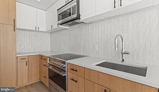 10511 Strathmore Hall St Unit 2B-3B-325, North Bethesda, MD 20852