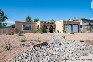 101 Green Leaf Ct, Grants, NM 87020