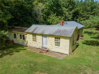 1220 Weems Rd, Weems, VA 22576