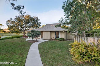 10039 Leisure Ln N, Jacksonville, FL 32256