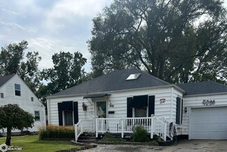 109 S Ferry St, Ottumwa, IA 52501