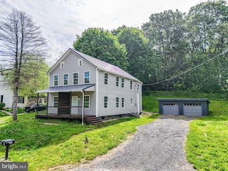 252 River Rd, Dalmatia, PA 17017