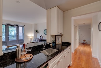 519 Harrison Ave Unit D421, Boston, MA 02118