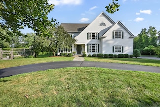4 Golf View Dr, Easton, CT 06612