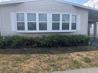 4119 Rolling Oaks Dr, Winter Haven, FL 33880