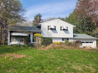 14 Kenwood Ln, New City, NY 10956