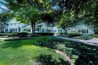 33W179 Surrey Rd, Wayne, IL 60184