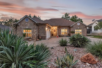 20 Augusta Dr, Meadowlakes, TX 78654