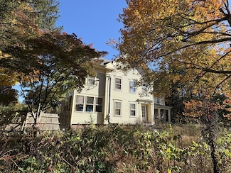 102 N Main St, Sherborn, MA 01770