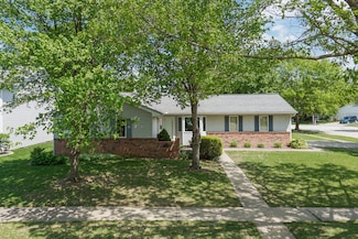 608 Cheshire Dr, Bloomington, IL 61704