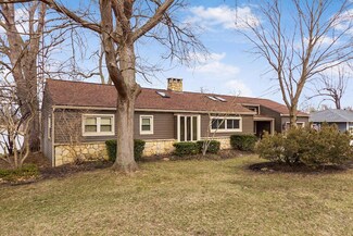 1049 Lakeshore Dr W, Hebron, OH 43025