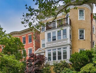 40 Claflin Rd Unit 1, Brookline, MA 02445