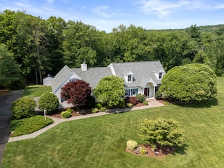 8 Marie Ln, Wallingford, CT 06492