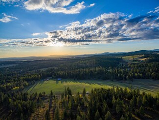 422 Bunge Rd Unit 1200 Camden Rd., Elk, WA 99009
