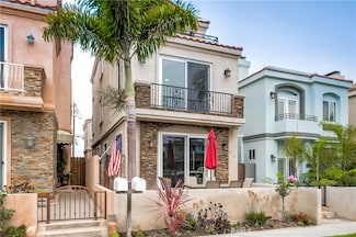 213 Baltimore Ave, Huntington Beach, CA 92648