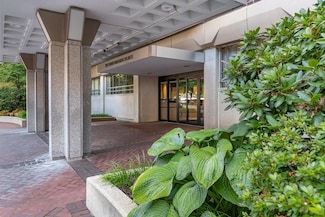 2 Hawthorne Place Unit 11E, Boston, MA 02114