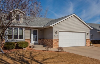 1552 Nature Trail, Hartford, WI 53027