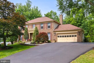 9744 S Park Cir, Fairfax Station, VA 22039