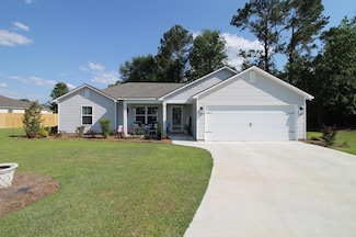 173 Pine St, Ray City, GA 31645