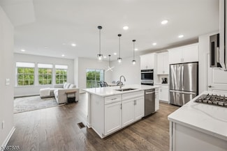 29 Lilac Dr, Warren, NJ 07059