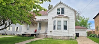 2108 10th Ave, Menominee, MI 49858