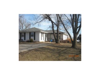 308 Elizabeth St, Effingham, KS 66023