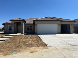 8707 Kenwick St, Bakersfield, CA 93314