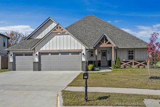 1420 N 70th St, Broken Arrow, OK 74014