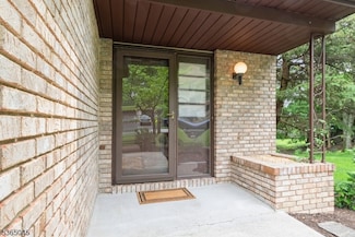 25 Valley Forge Ln, Morris Plains, NJ 07950