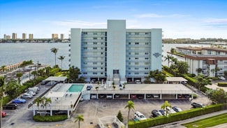 3040 Lake Shore Dr Unit 101, Riviera Beach, FL 33404