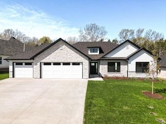 4813 Whispering Meadows Ct, Columbia, MO 65202