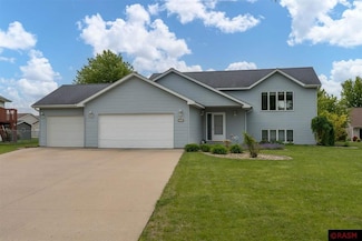331 Cardinal Dr, Mankato, MN 56001