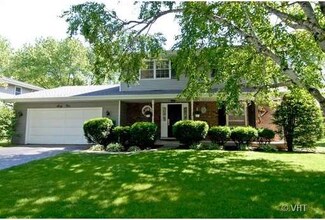 64 Bluebird Ln, Naperville, IL 60565