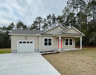 49 S High Point Rd, Boiling Spring Lakes, NC 28461