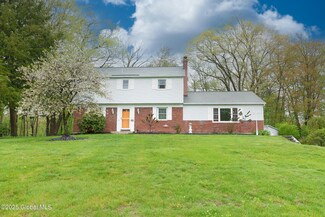 25 Burning Bush Blvd, Ballston Lake, NY 12019